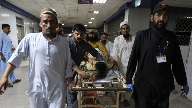 பாகிஸ்தான் அரசியல் பேரணி மீது குண்டு வெடிப்பு! - 40 பேர் பலி, 150 பேர் படுகாயம்
